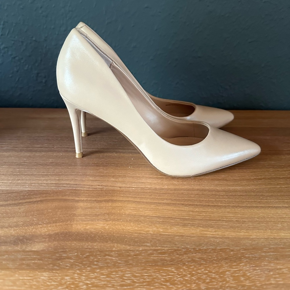 Steve Madden Cream Pointed Toe Heels
